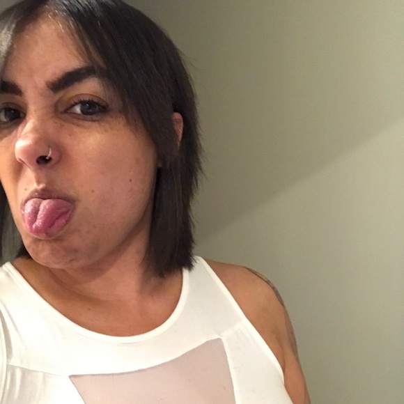 Meet your Posher, Kelly - Picture 2 of 2